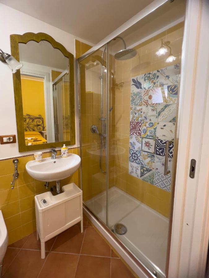Giallo Napoli Εξωτερικό φωτογραφία